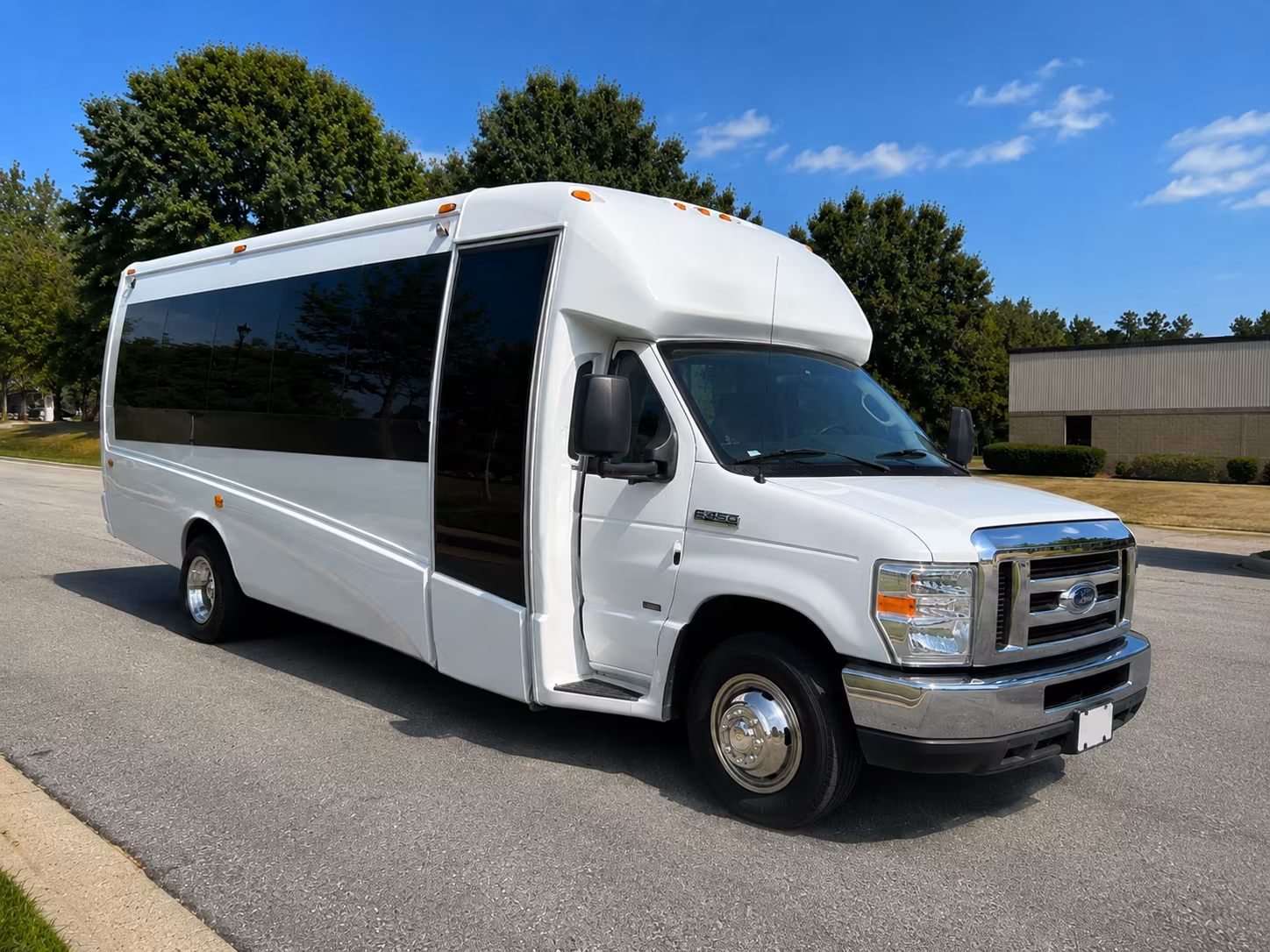 bus rentals for corporate retreats and team offsite events