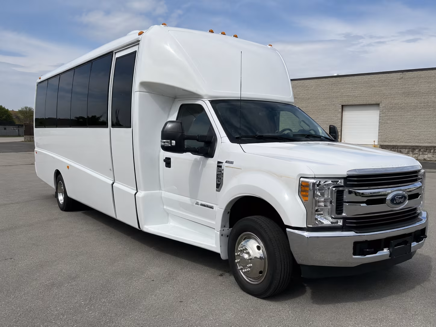 buses for lynwood field trips to outdoor and environmental education sites