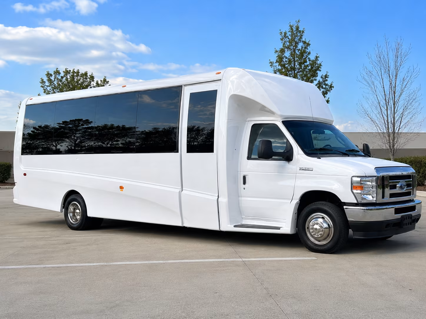 corporate airport transfer buses between lynwood and lax
