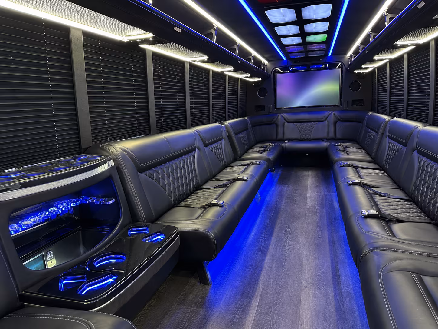 lynwood 20 passenger party bus inside