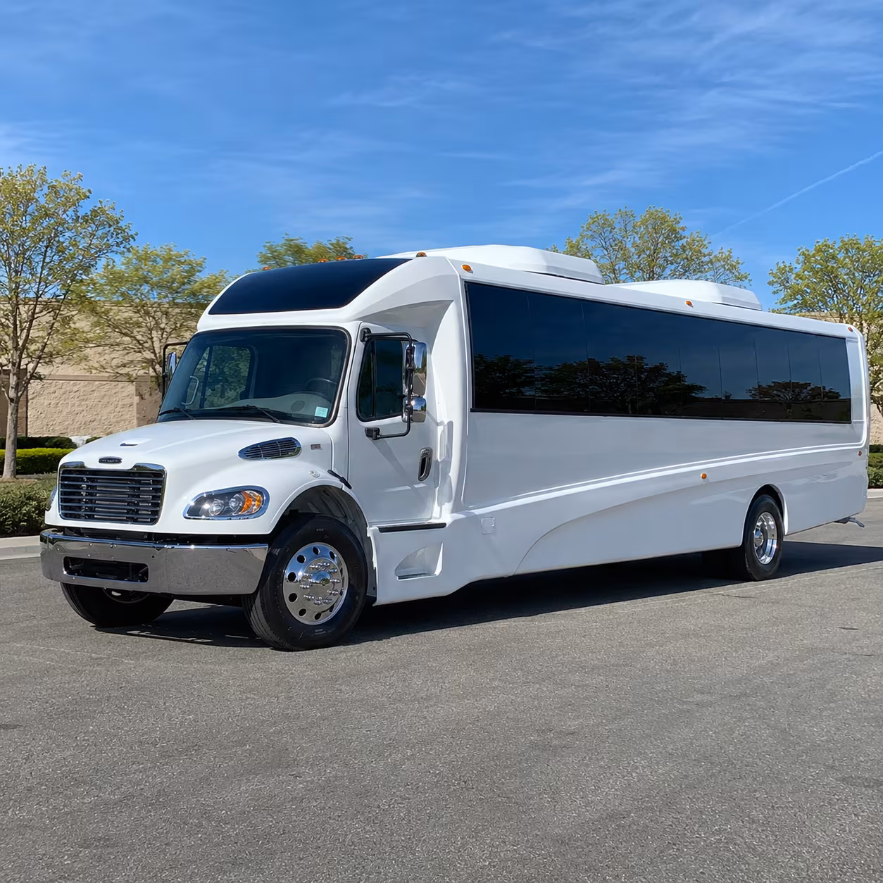 lynwood 25 passenger minibus