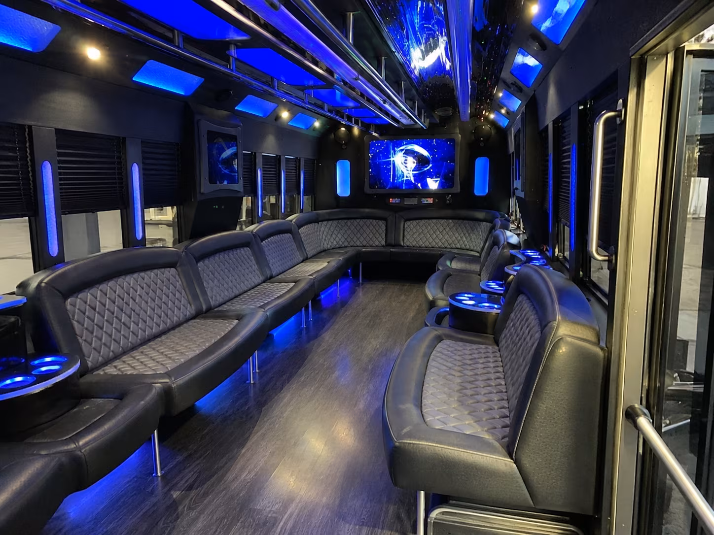 lynwood 28 passenger party bus interior